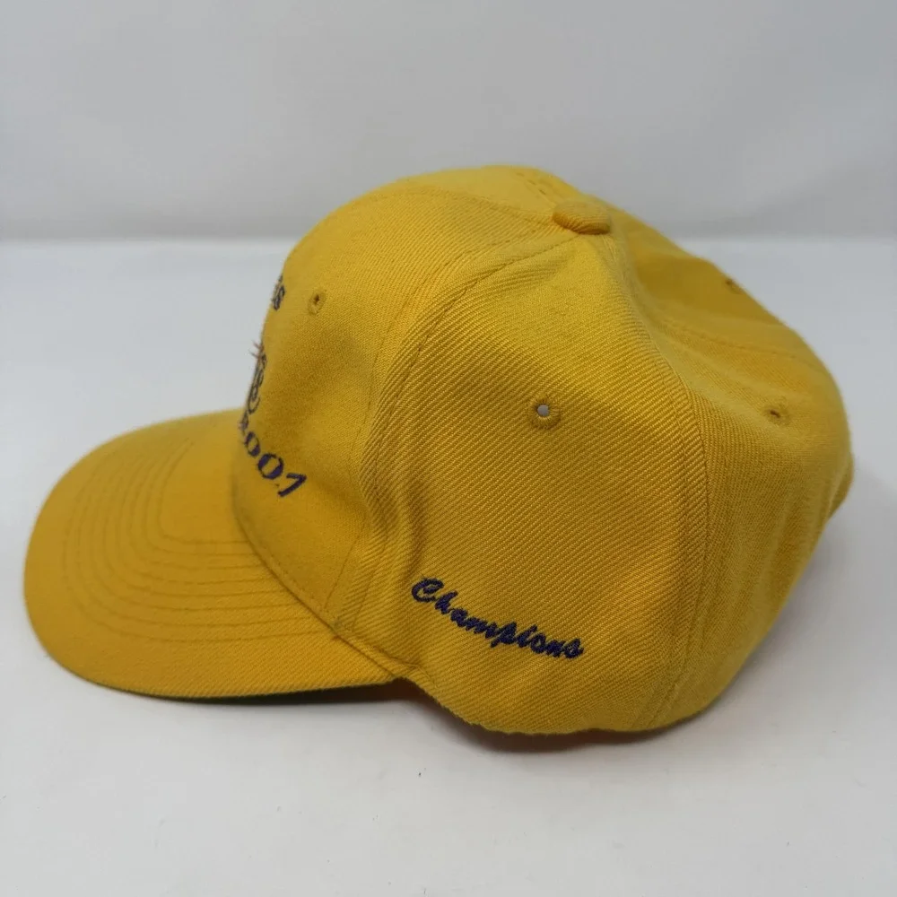 Vintage Los Angeles Lakers Hat Cap Strap Back Mens NBA Basketball Champions 2001
